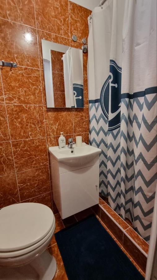 Guest House Jasmin โรวีน ภายนอก รูปภาพ
