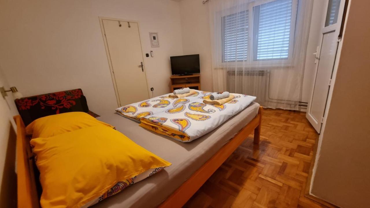 Guest House Jasmin โรวีน ภายนอก รูปภาพ