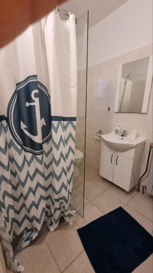 Guest House Jasmin โรวีน ภายนอก รูปภาพ