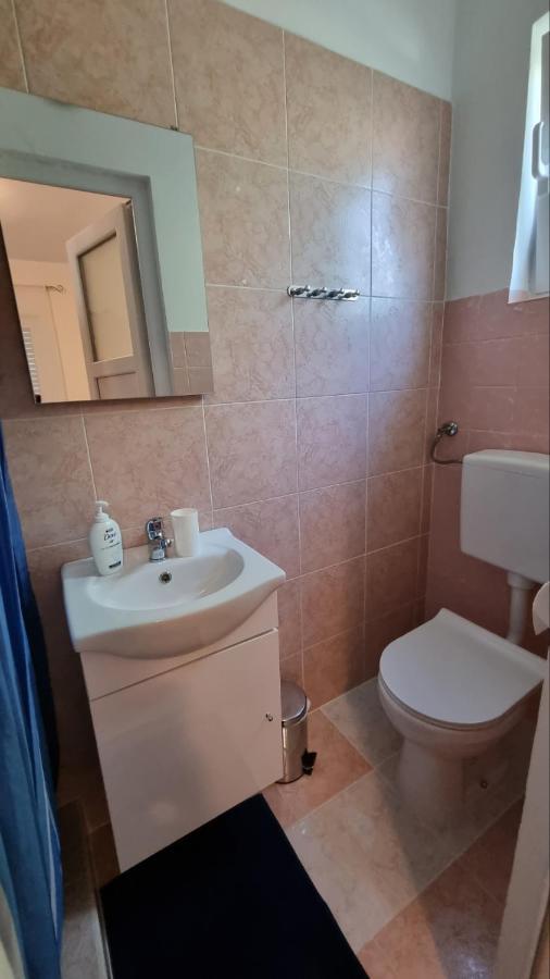 Guest House Jasmin โรวีน ภายนอก รูปภาพ