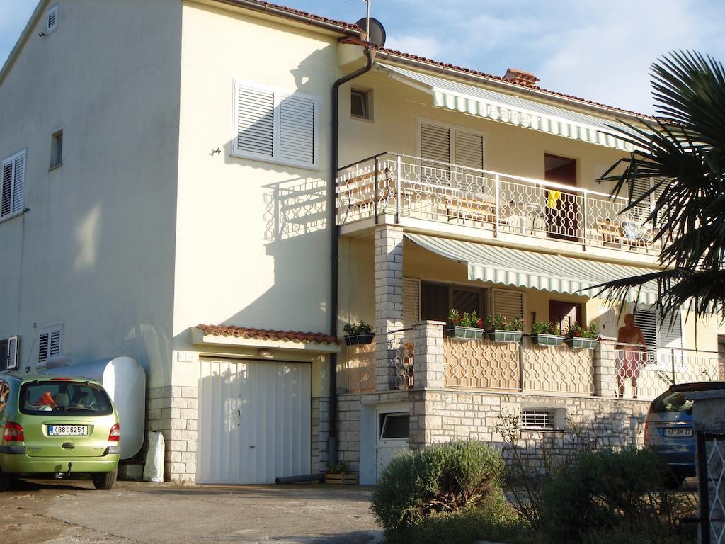 Guest House Jasmin โรวีน ภายนอก รูปภาพ