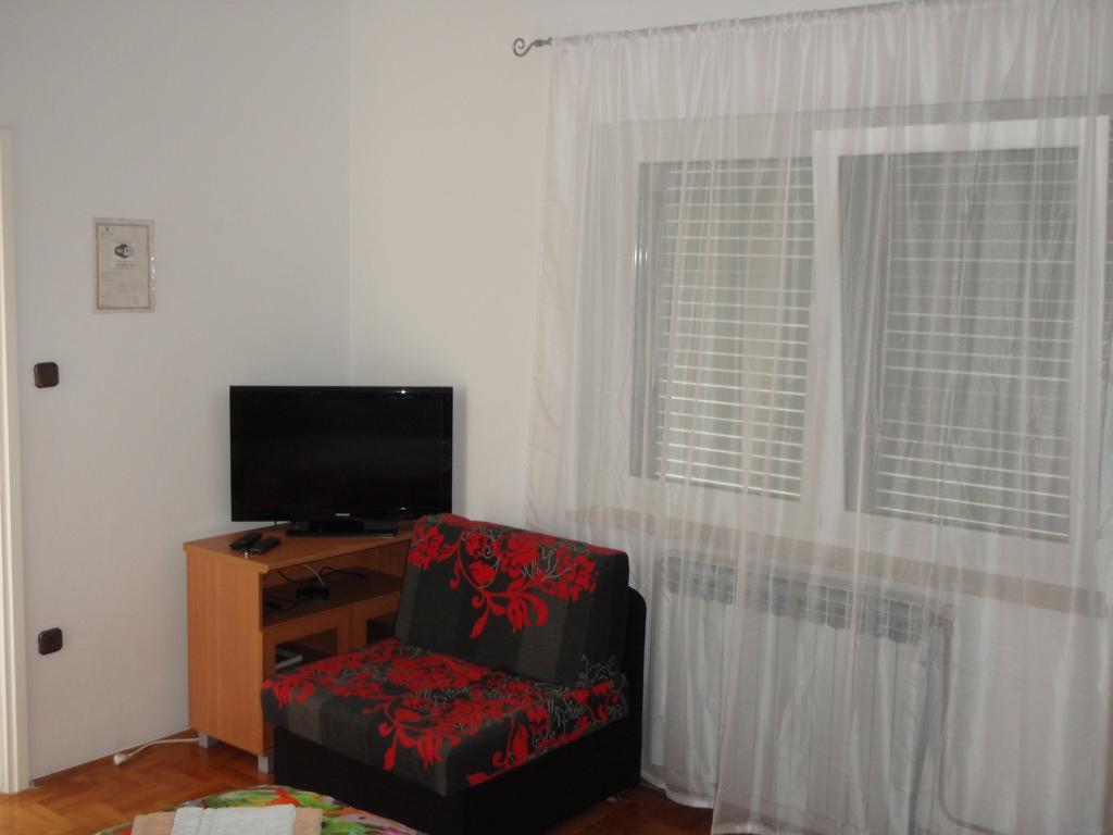 Guest House Jasmin โรวีน ภายนอก รูปภาพ